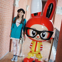 2012���Ϻ�һ����������չ�������Ǵ���ȥ׷��