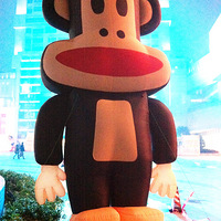 ��Թ㳡�ϵĴ����޴�ҿ�������