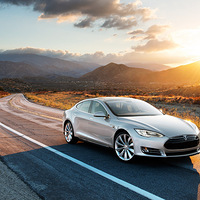 Tesla Model S 17Ӣ�紥����ʾ������ɱһ�У�