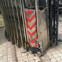 ����κ̱����Ƿ����˳���