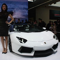 �Ϻ���չ�����̵�--���������ɫAventador LP700-4 Roadster