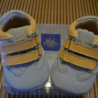 ת�� ����Ӣ�ϱ����˶�Ь��