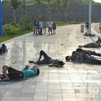 9������2��Ħ�г���ʻ�д�����3����