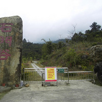 ����С�Ǹ����£�������һ�ǡ�������һ��