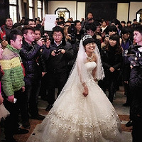 90�󻼰�Ů���������뵹��ʱ ������������(ͼ)