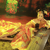 ����������