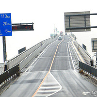 ���Ӿ���ƭ����ĳ��������ٶȵ��£�