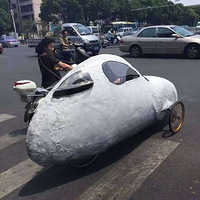 ���˾����񳵣���·�˶��ȴ��ˣ�