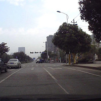 ����ͷ���ϡ����������£����������Կ����������������