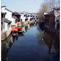 �º���ɢС��