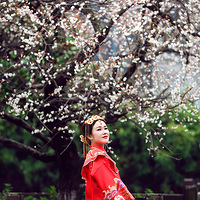 �����λ��ڣ����λ��գ���л������ӰΪ��������һ�������Σ���