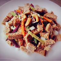 ��������ʱ���ºܶ��߲ˣ�������;Ͱ��ɳ