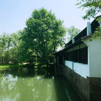 ��ˮ�价��Ⱥɽ���ƣ���԰��ɲ��ǰ����ӣ�