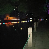 һ���ǣ�һ���˺ӣ�һ����