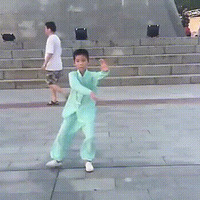 ��̫��С�к����������㳡�裬���֡���������������Ц����