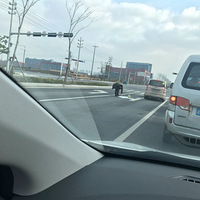 �����ˣ����˾�Ȼ�Լ��ڻ������ͷ����������Ǹ��˲�