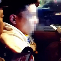 ��̫�ʣ�����һС���ϾƺȺÿ�������һ������ײ��������