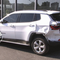 �������Ů˾�������ˣ�����û���Ƶ��³� ��ײ4S��7������