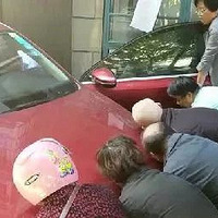 ����һ˾����ѹ���ף���ү�������̧����