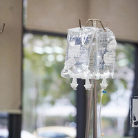 �վ�70�ˣ���֫���������ֲ�ƽ������������У�����С����Ҫ��