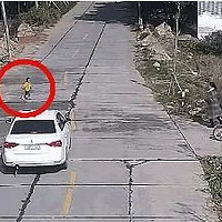 ʹ�ģ�����һ�к�������ײ�ɣ�������ڱ��ϣ��ֳ�һĻ��