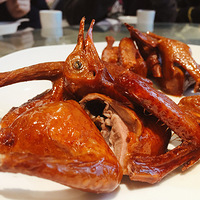 �Ϻ���� ������ʽ������������У��˾�50�Եú��Ҹ�