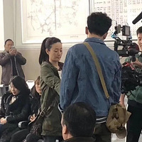 Χ�ۣ�����һ����Ů������������Ϸ�ˣ�����ؾ���...