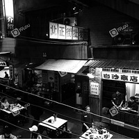 ��һ����ʧ�ĳ��а����300ƽ������¥֮�У�����ԭ���ļ��䣬