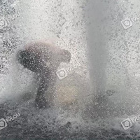 �ܸգ�����һ�����Ӳ���ڶ����ϻ��ˣ�����ʮ���˵���