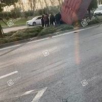 ��ɷ�ˣ�����һ������ֱ���Խ��̻�������ʻ�ұ��Σ��������˱���