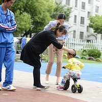 ��Ů���������������������Ϣ��ǣ�Ҹ�Ů��������Է�����