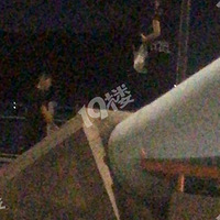 ��ҹ����Ů���������Ϲ��������ϺȾƣ�·����Ϊ���ӣ�