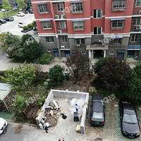 ������ĳ�㻨԰12��ǰ���������Ҷѣ��ҳ��󣬳���