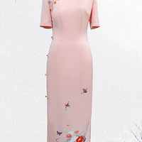 ����һ�������ϵ����ۣ���ɫ�ͻ��Ͷ��úÿ�Ŷ��