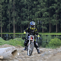 ����˪�쾺���ɣ�