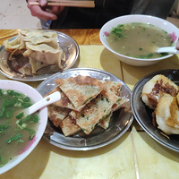 �������������꡿������һ��С���Ȼ���кܶ�С�Ե�