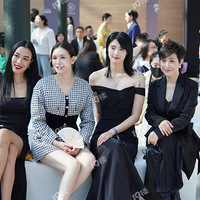 ���Ժ������Ů���������ʱװ�ܣ��ֳ��ö����Ǻ�ģ�ء���