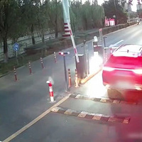 �⳥˭����С�����ڵĵ�բ��̧�� ������˾��ͽ�����䡭