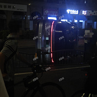 ˫Ϫ·������·�ڣ�����һ��ε��SUV�෭��