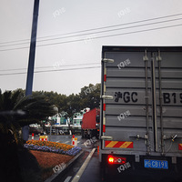 һ����³�����Ϫ��·������·�������������ʱ�򣬺��̵ƶ�ס