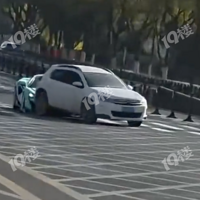 ����һ�����������׳��ܷ����������г���¼���ĵ�ײ��˲��