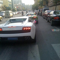 ���ݸ������������� ���½�ͨ����