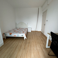 ����ֱ�⣬��ɽ������վ����һ��һ�����ϵ������ԡ