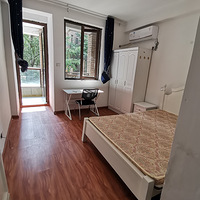 ���Ǻ�԰С����һ��һ��һ��̨���ϣ�����ֱ�⣬û���н��