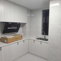 ����ѧ�����泤¹������һ����װ�޳������λ������ֱ��