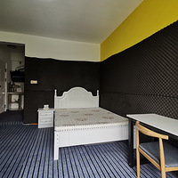 ���󻪸�С����һ��һ�����Ͽ����շ����۸�ͣ��������⣬