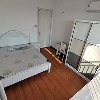 �����������߳�С��������һ�Ҷ��������������סû���н��