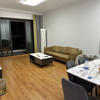 ����:ӣ����ۡ��԰3��1������λ�����¹�2100/�°���ҵ��