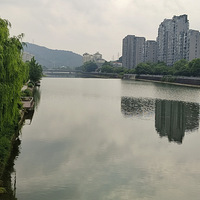 �׷�����