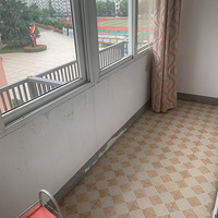 �����ֱ����㳡�����շ����⣬�۸�600-1200���ȣ���������